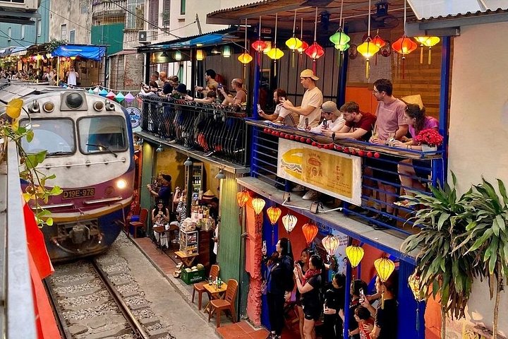 Hanoi Street Food Tour with Train Street